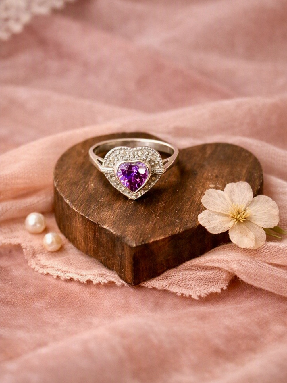 Vintage Heart‑Cut Amethyst & Marcasite Sterling Silver Ring – 6.2 g, Romantic.